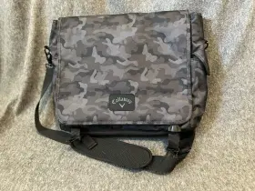 591-6107 Callaway Gray And Black Camp Clubhouse Collection Messenger Bag