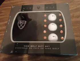 Nike 723141916367 Golf Vintage Gift Box Set With Towel- 3 Balls And 10 Tees Brand New