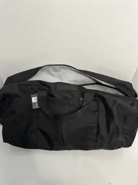 N7703501 Taylormade Executive Duffle Bag Black Nwt Locker Room