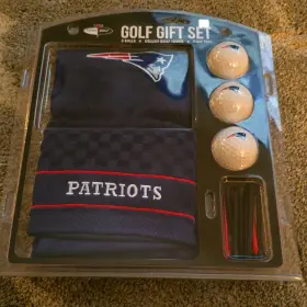 31720 Team Golf Patriots Gift Set Deluxe Towel Balls Tees Navy White Red