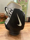Nike Golf Rzn Mini Range Bag Den Ball Caddy Silver/black Pre-owned. Price: $169.99.